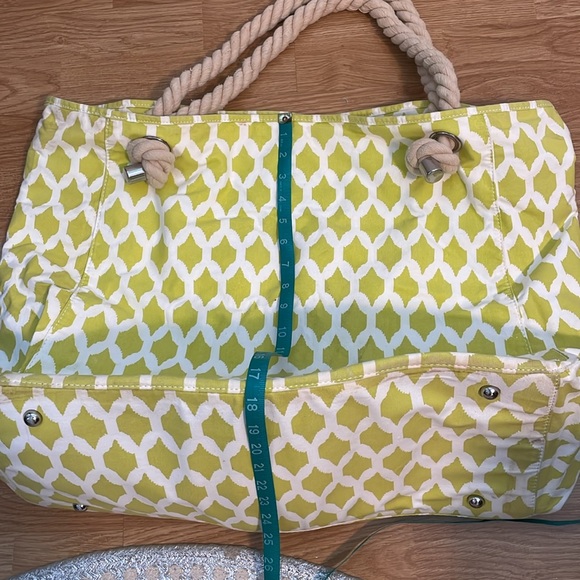 Huge Donna Dixon beach bag - Picture 4 of 6